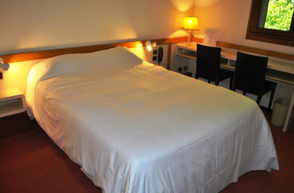 Citotel Hotel Les Alizes Езин Екстериор снимка